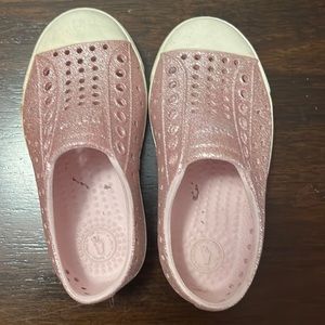 Native sparkle pink 8 toddler